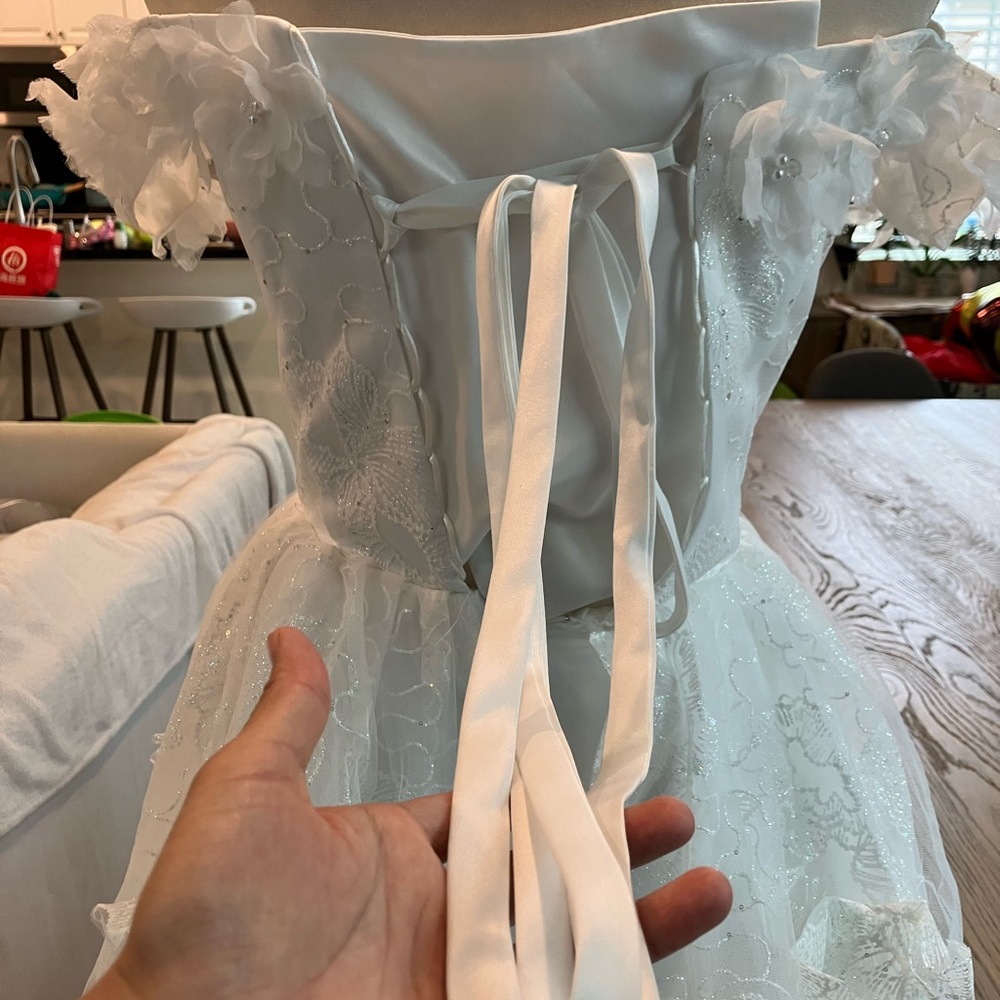 Wedding Dress - brand new - Picture 5 of 7